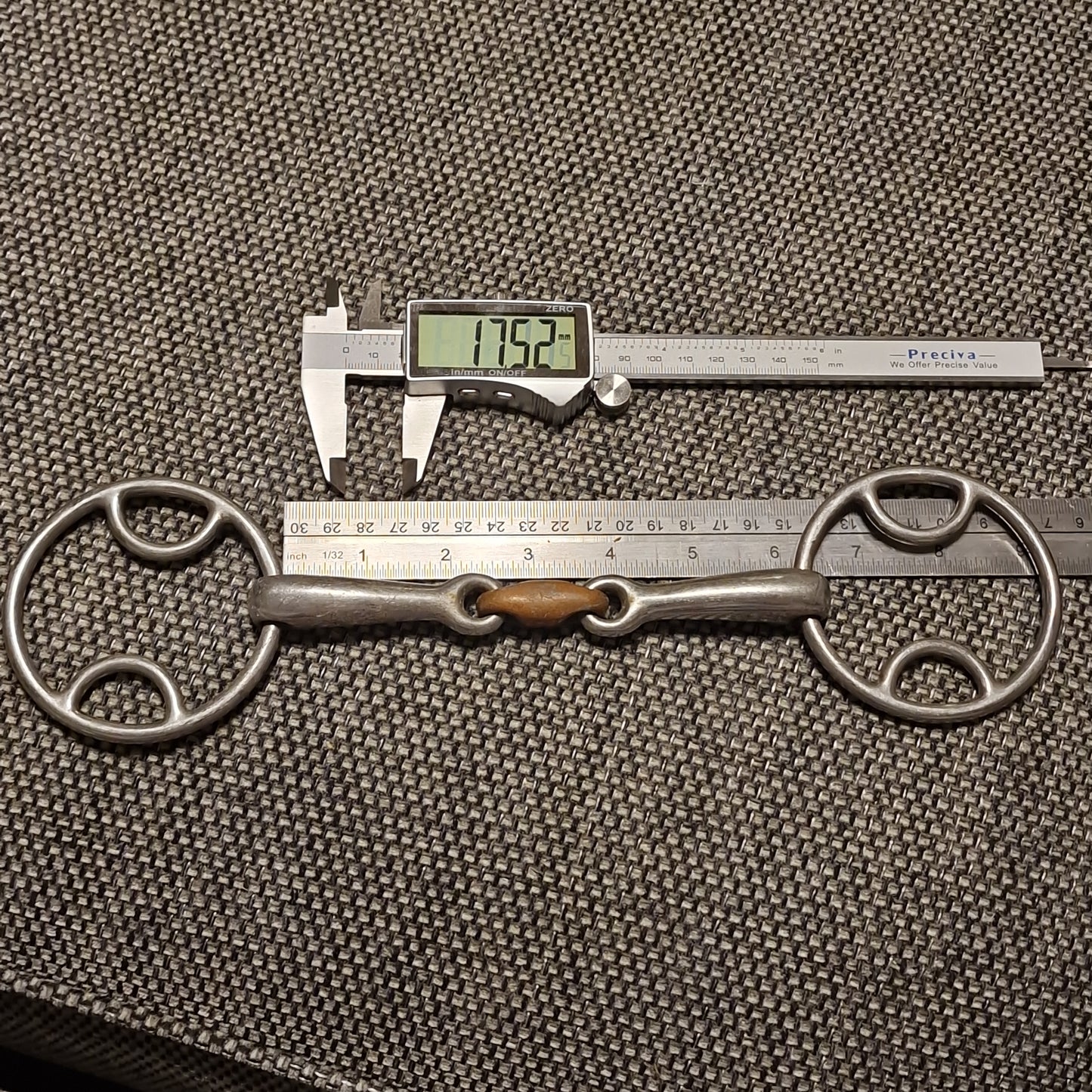 6" Bevel Copper Lozenge snaffle bit B556