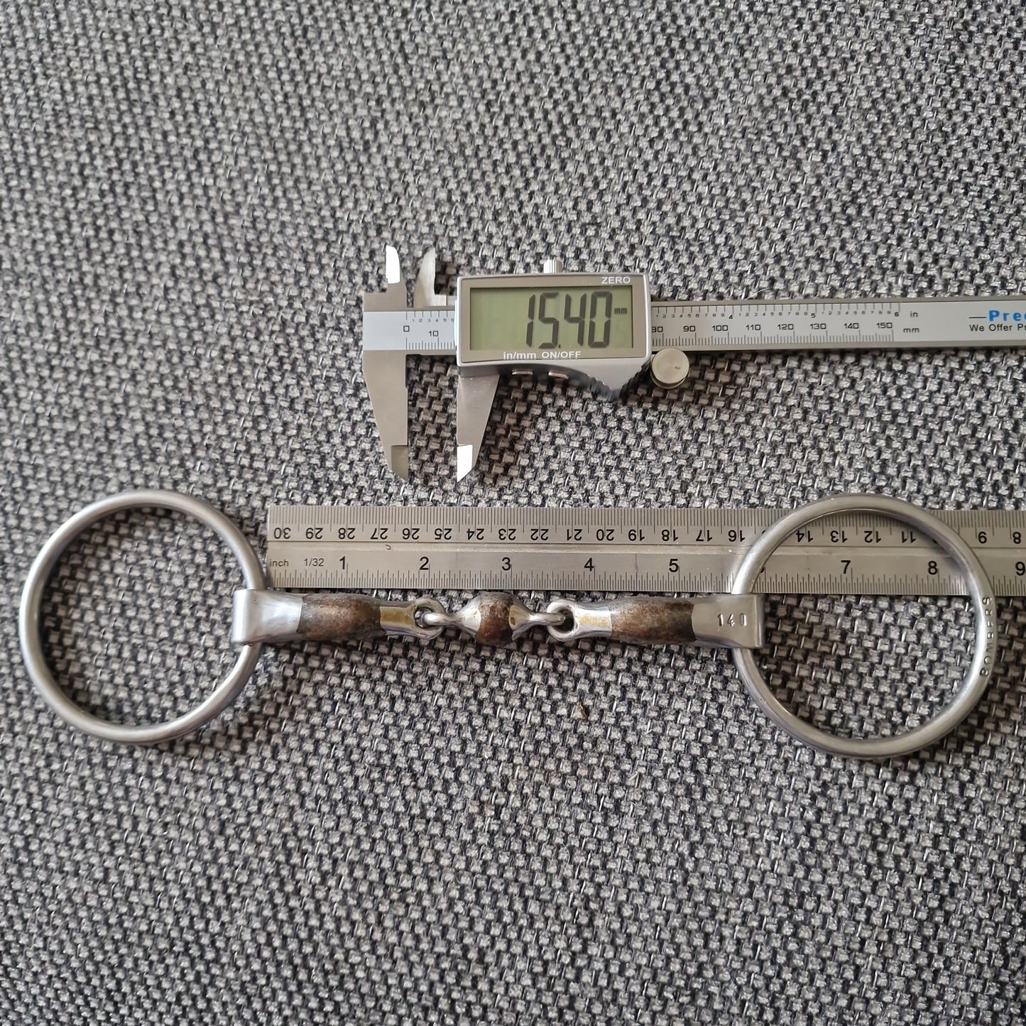 5.5" Bombers loose ring Elliptical Lock up lozenge snaffle bit B219