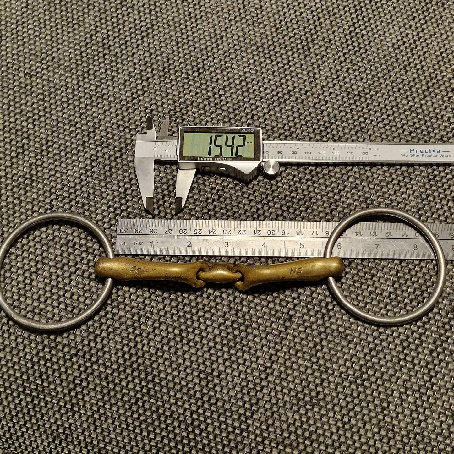 5.5" Neue Schule Verbindend Loose Ring Snaffle bit B153
