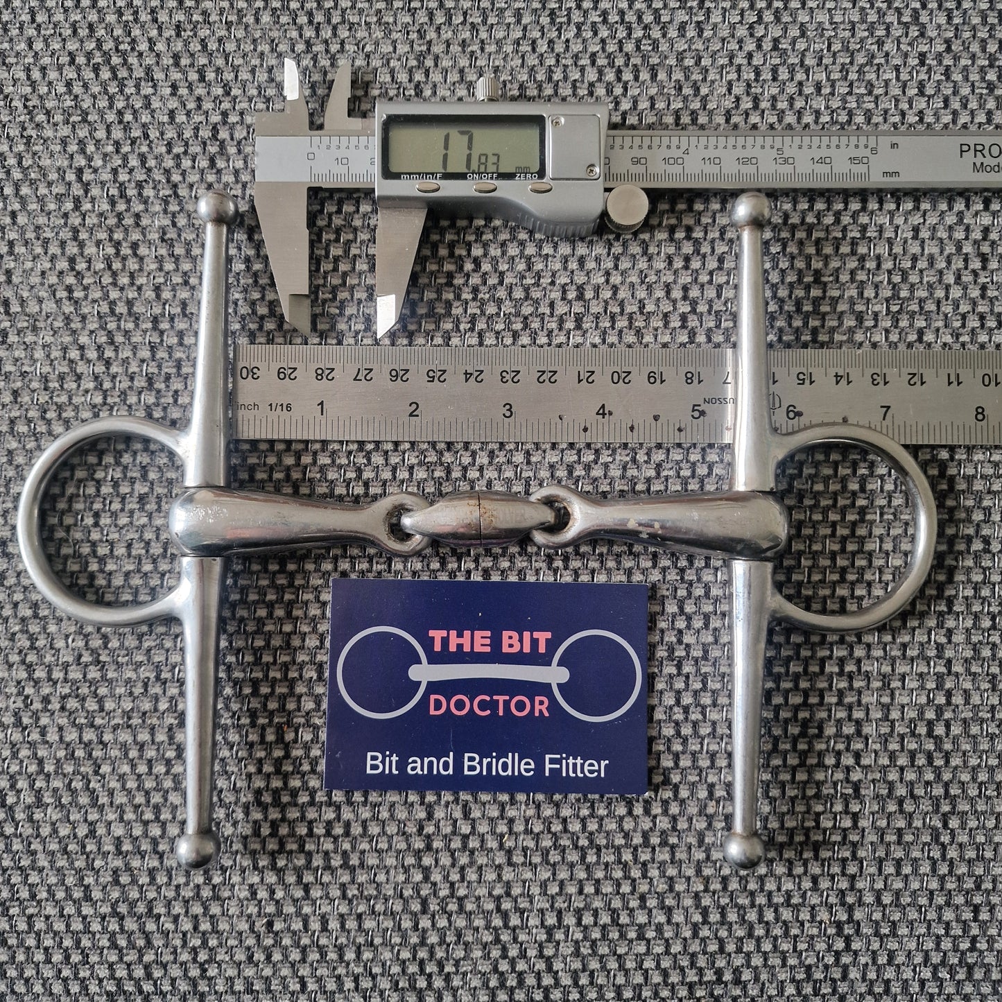 5.25" centre revolver lozenge full cheek snaffle Bit B1621