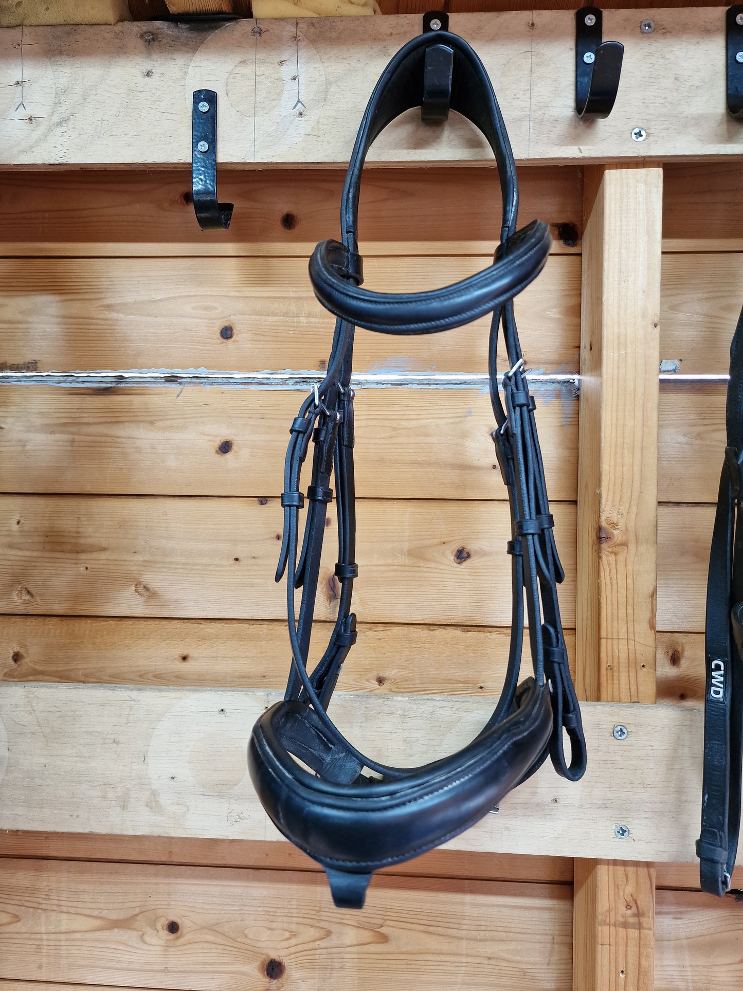Full black Premier Equine flash bridle