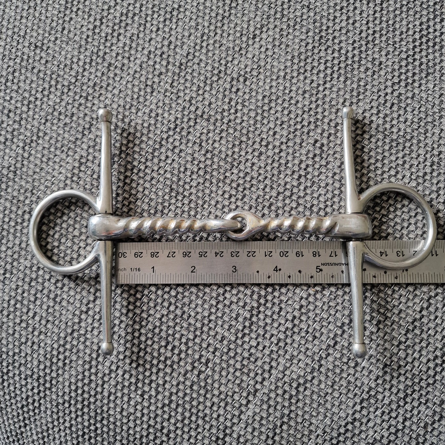 5.5" abbey/fylde fast twisted jointed full cheek snaffle bit B122