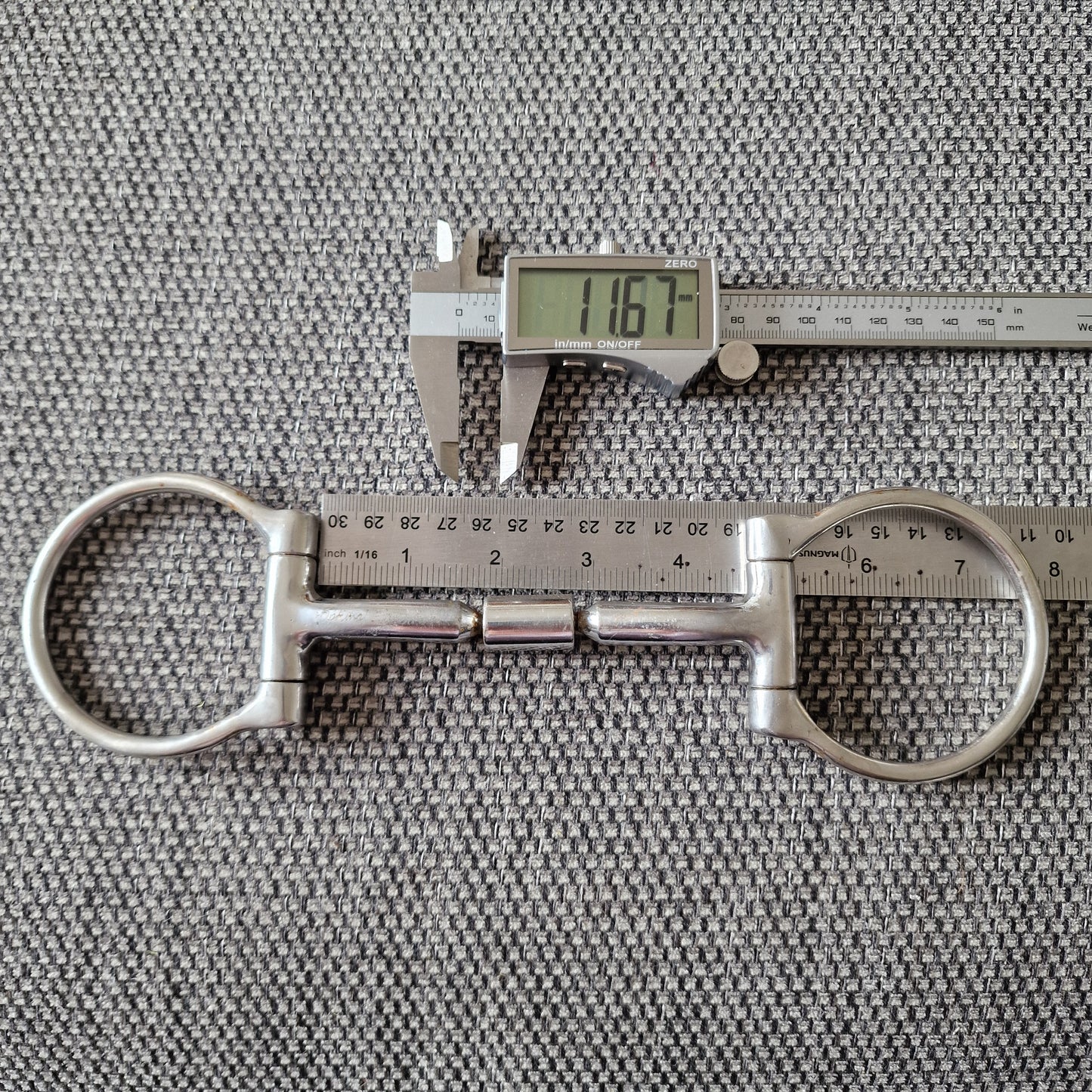 4.5" d-ring comfy barrel Snaffle bit B216