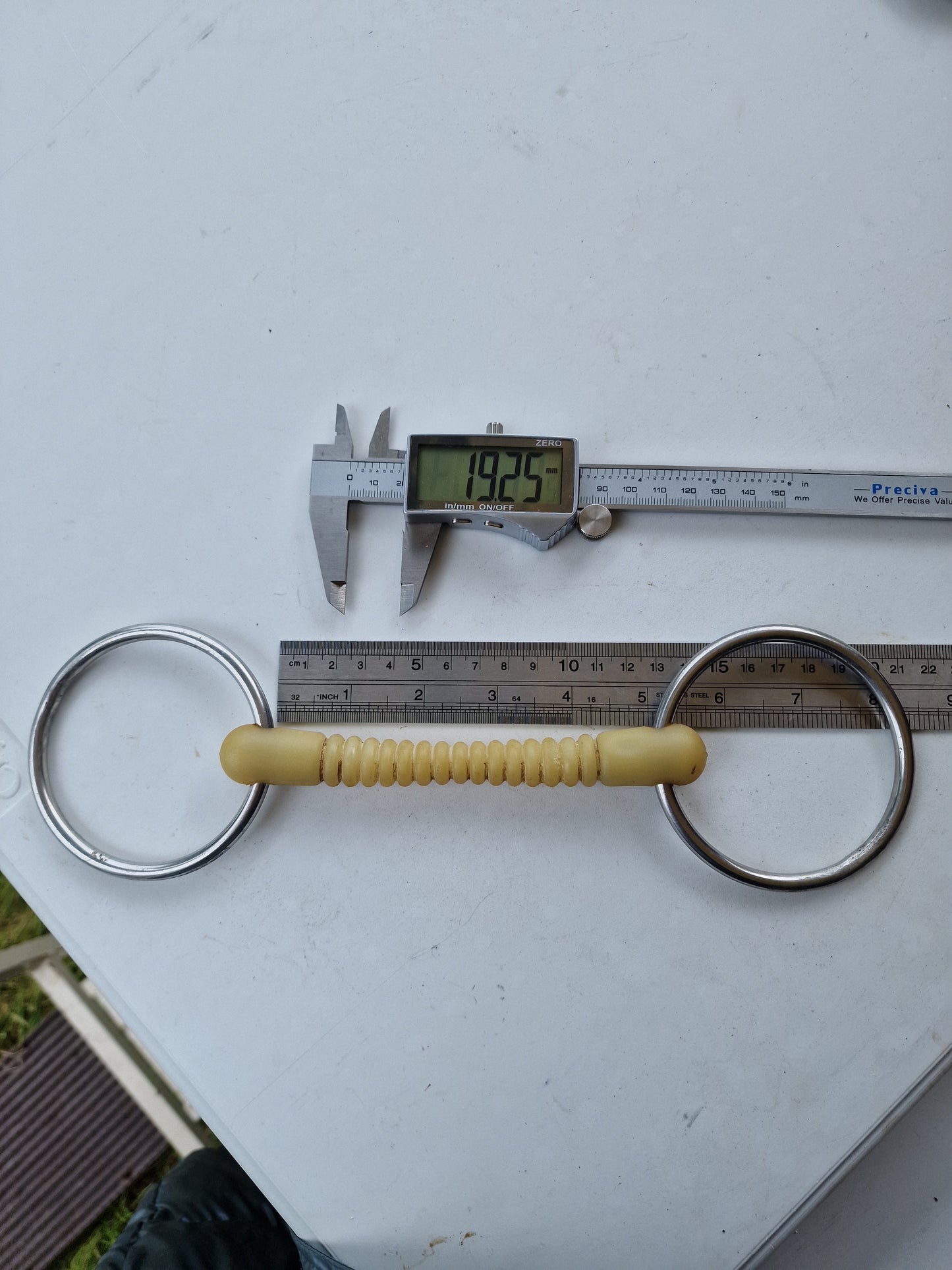 5" Happy Mouth ribbed mullen Loose Ring snaffle bit B895