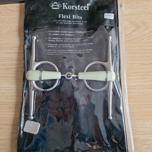 5.5" Korsteel flexi jointed full cheek snaffle bit B89