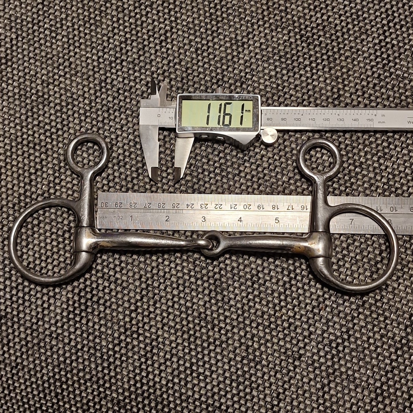 5.75" Hanging cheek jointed snaffle bit B951