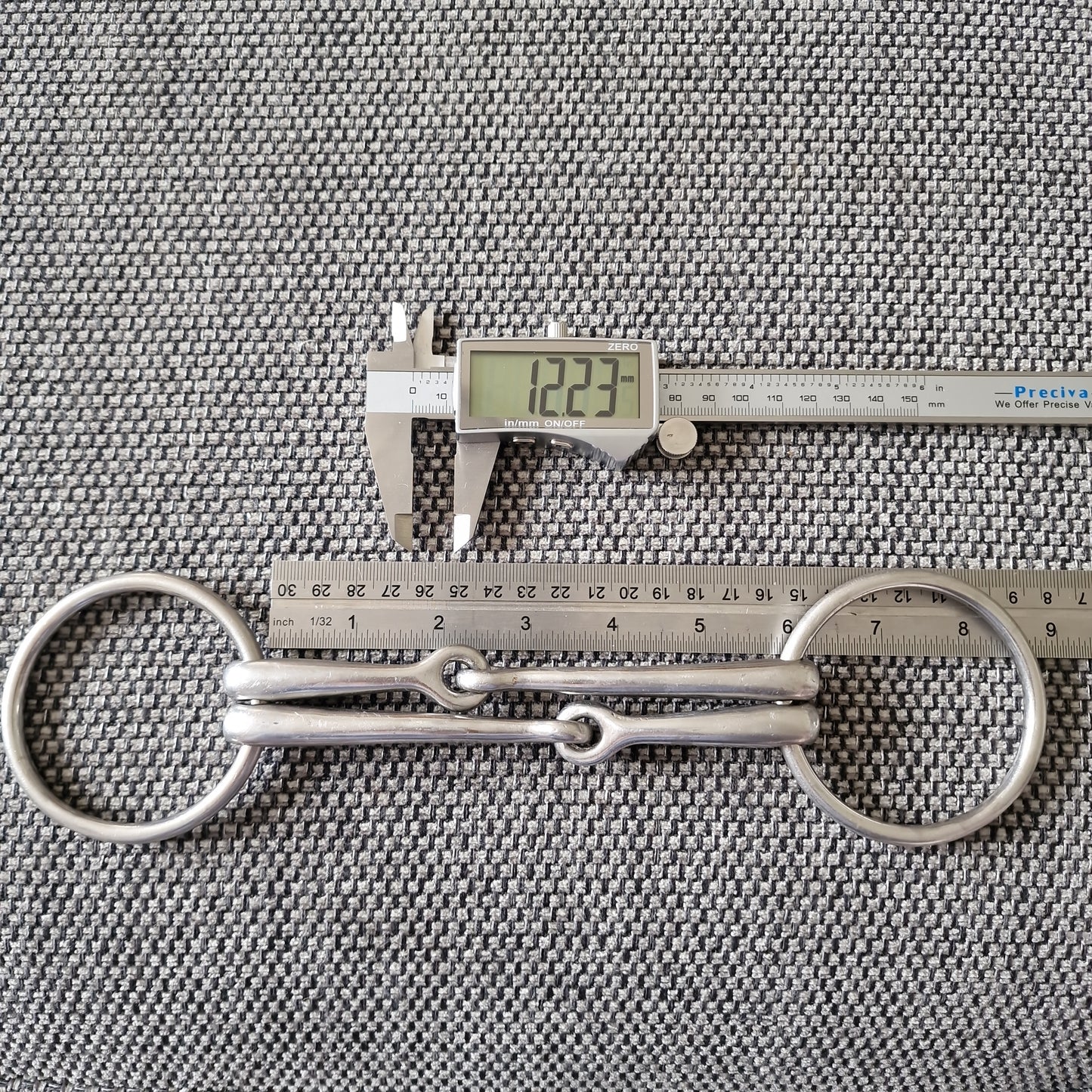 5.75" loose ring w mouth snaffle Bit B991