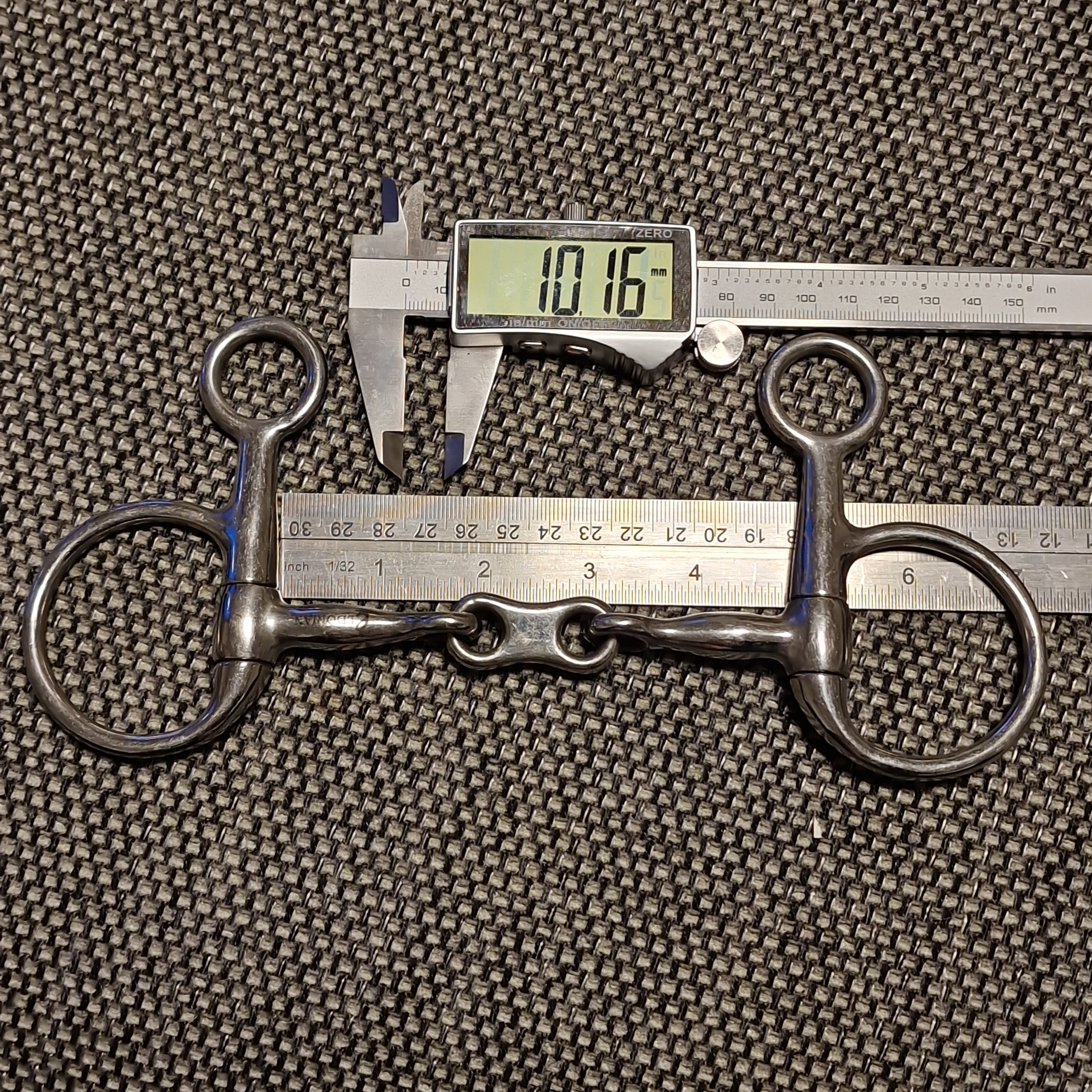 466226_8 466226_8