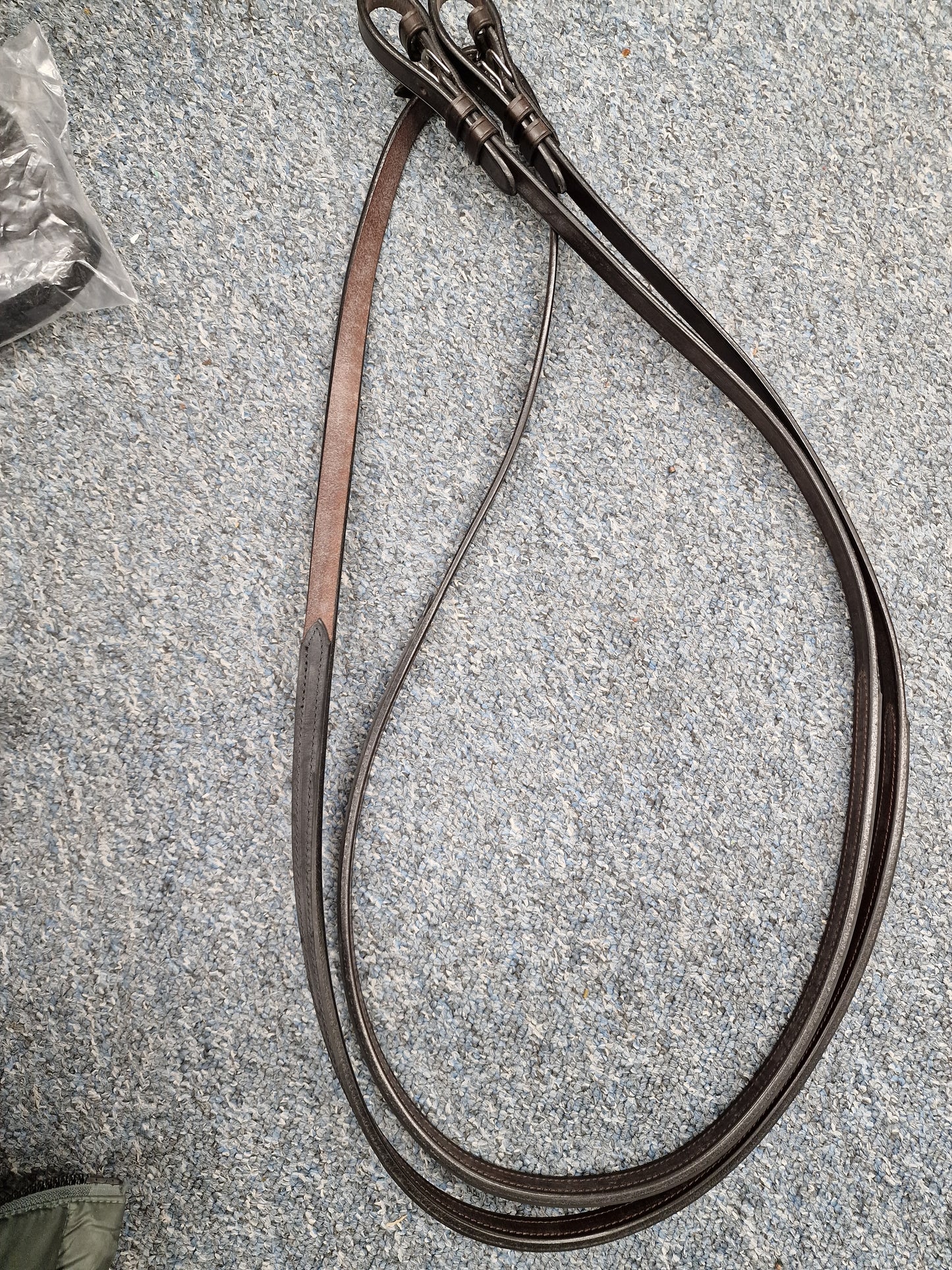 Elevator brown half grip reins