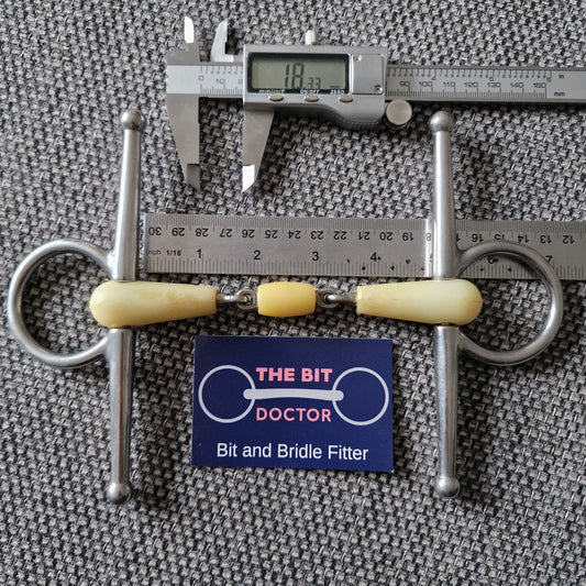 4.75" happy mouth lozenge full cheek snaffle Bit B1686