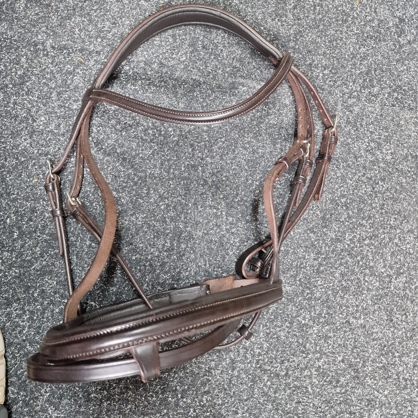 Full brown English leather padded flash bridle A38