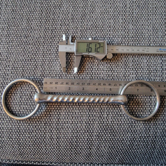 5.5" ribbed / smooth mullen loose ring Snaffle bit B431