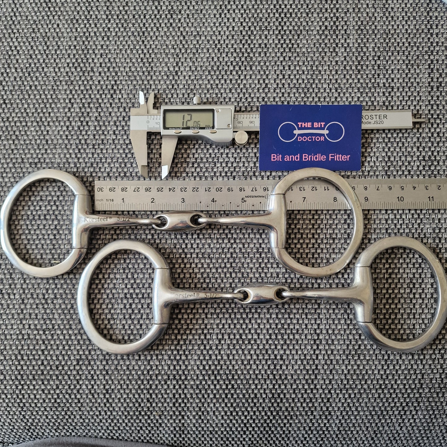 5.5" JP Curve korsteel eggbutt lozenge snaffle bit B15