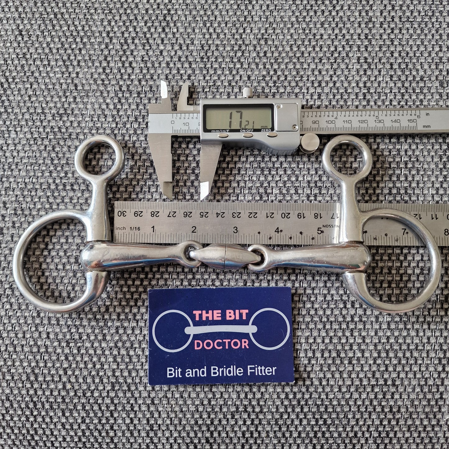 5.25" centre revolver lozenge hanging cheek snaffle Bit B1609