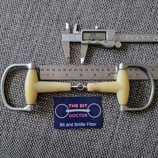 5.25" happy mouth jointed d-ring snaffle Bit B1012