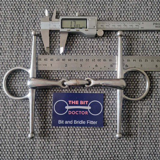 5.25" centre revolver lozenge full cheek snaffle Bit B1621