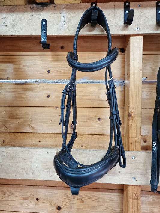Full black Premier Equine flash bridle