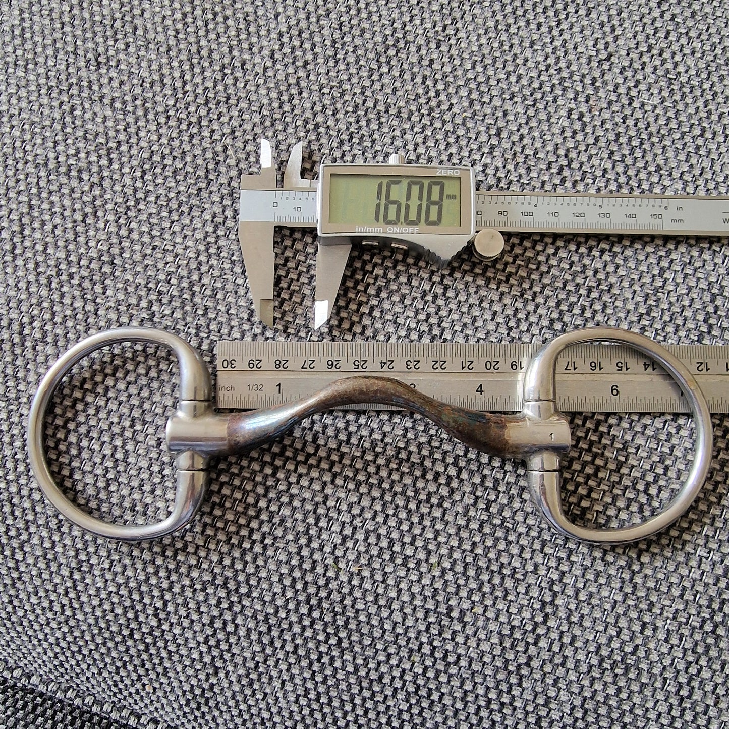 4.5" Trust medium port sweet iron eggbutt snaffle bit B308