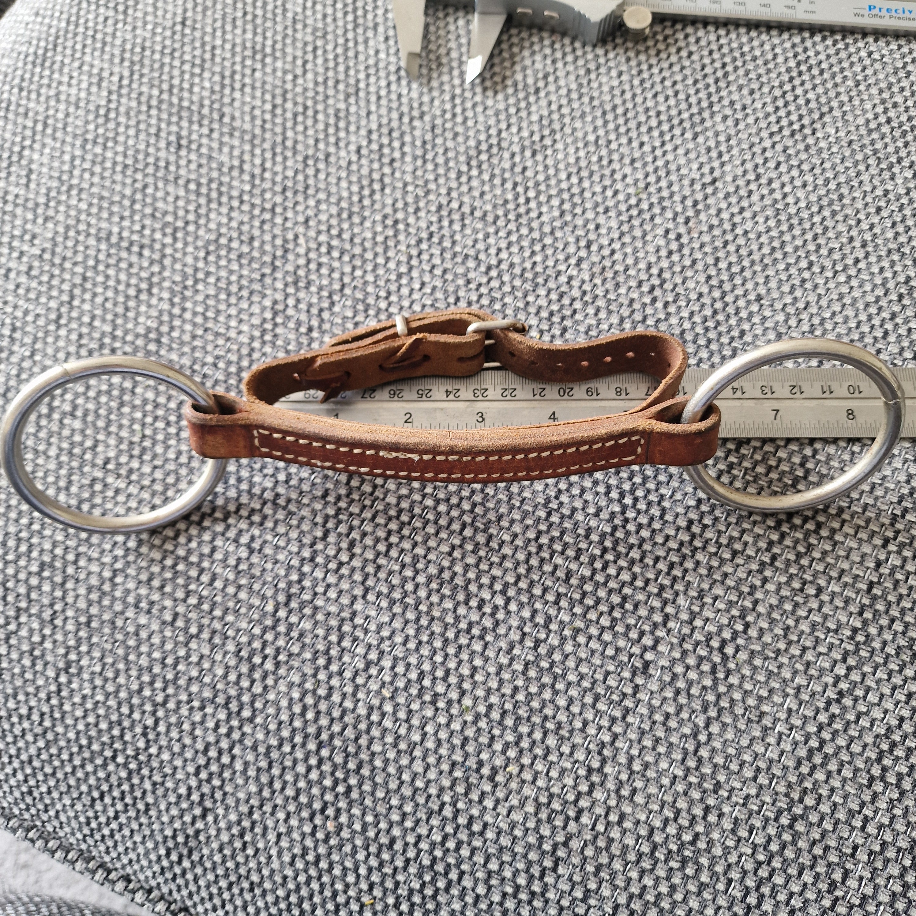 Meroth bitless freedom snaffle Bit similar to peewee B1001 – The Bit Doctor