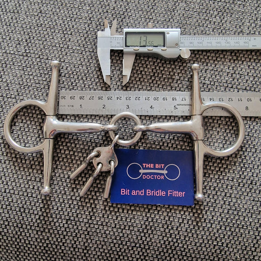 5.5" short shank full cheek breaking snaffle Bit B1543
