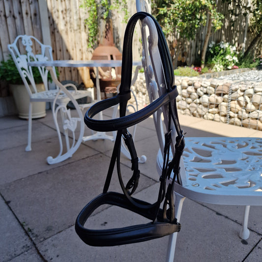 Full black Elevator padded cavesson bridle A25