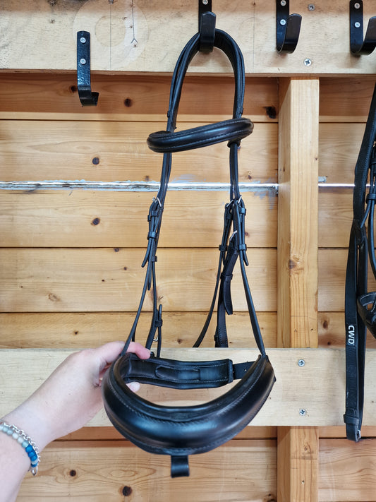 Full black Albion KB flash bridle