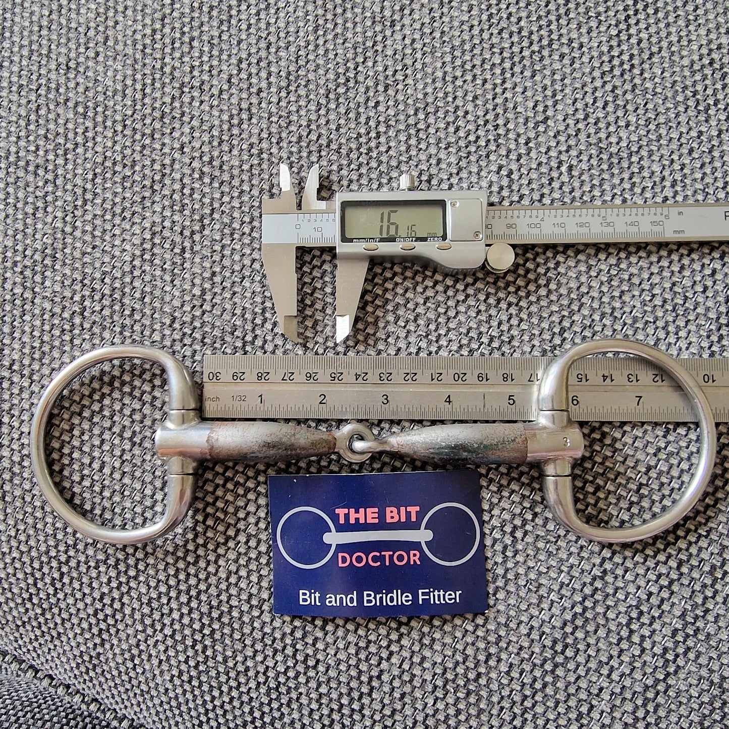 5.25" Trust locking eggbutt snaffle bit B190