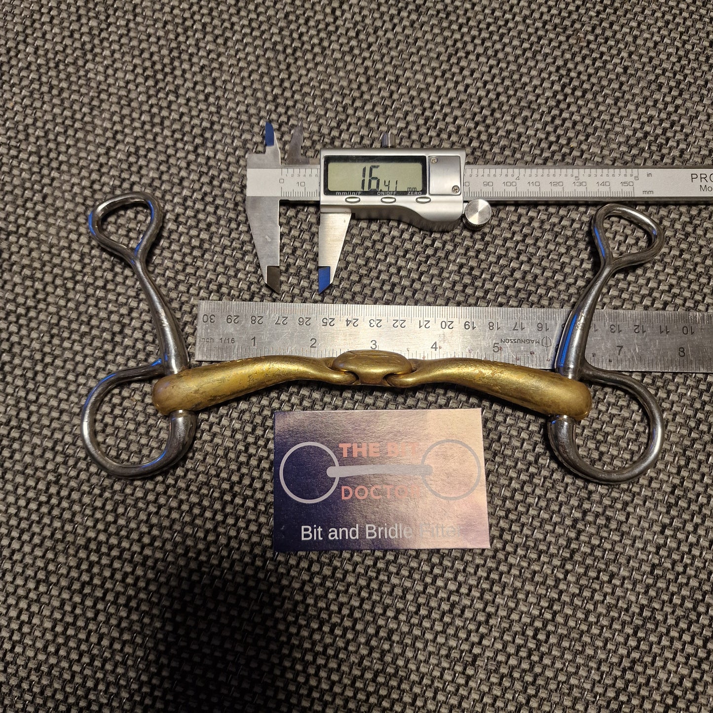 Medium neue Schule turtle top hanging cheek snaffle Bit B1335